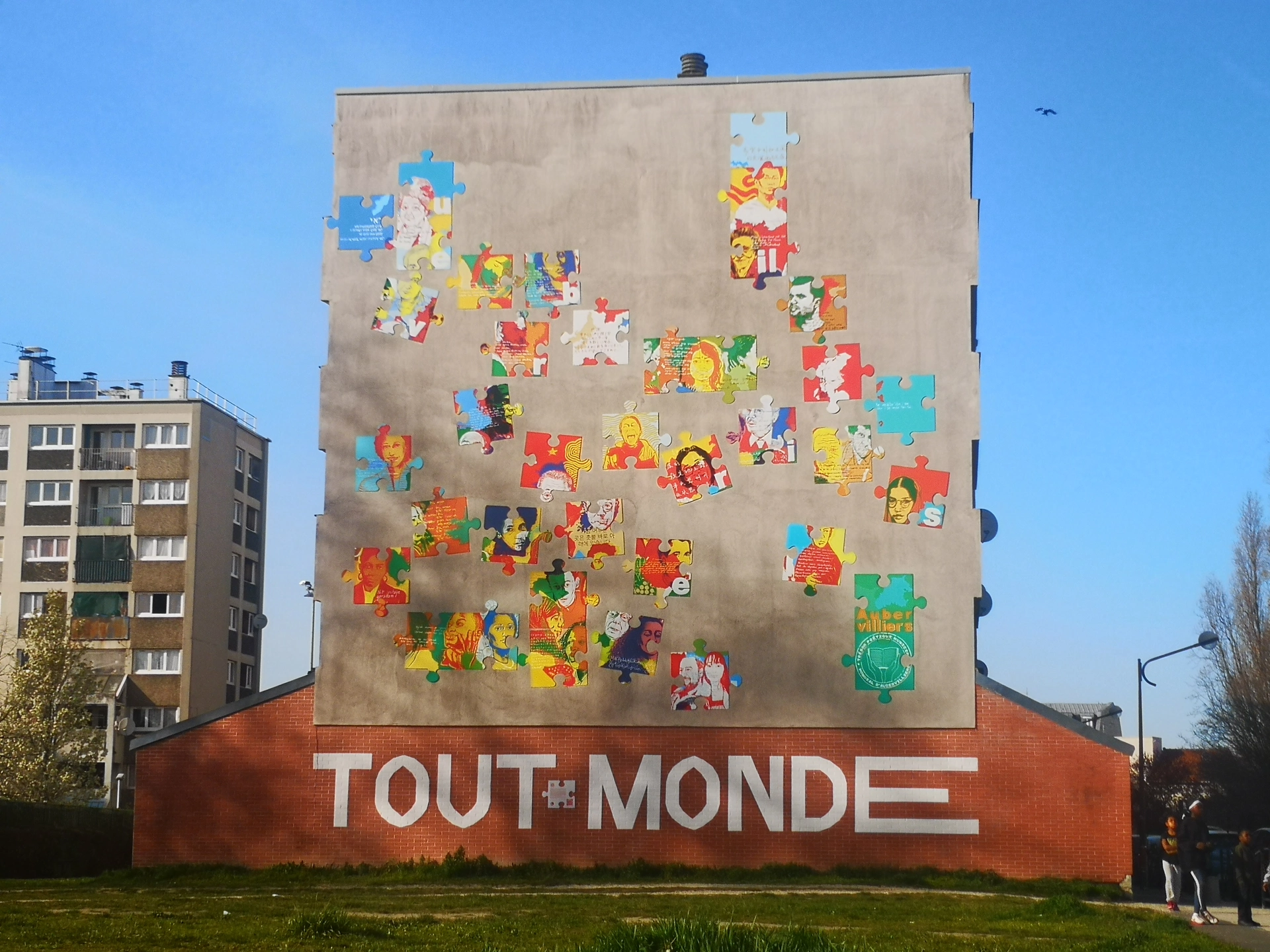 Oeuvre de Street Art réalisée par Les soeurs chevalme à Aubervilliers