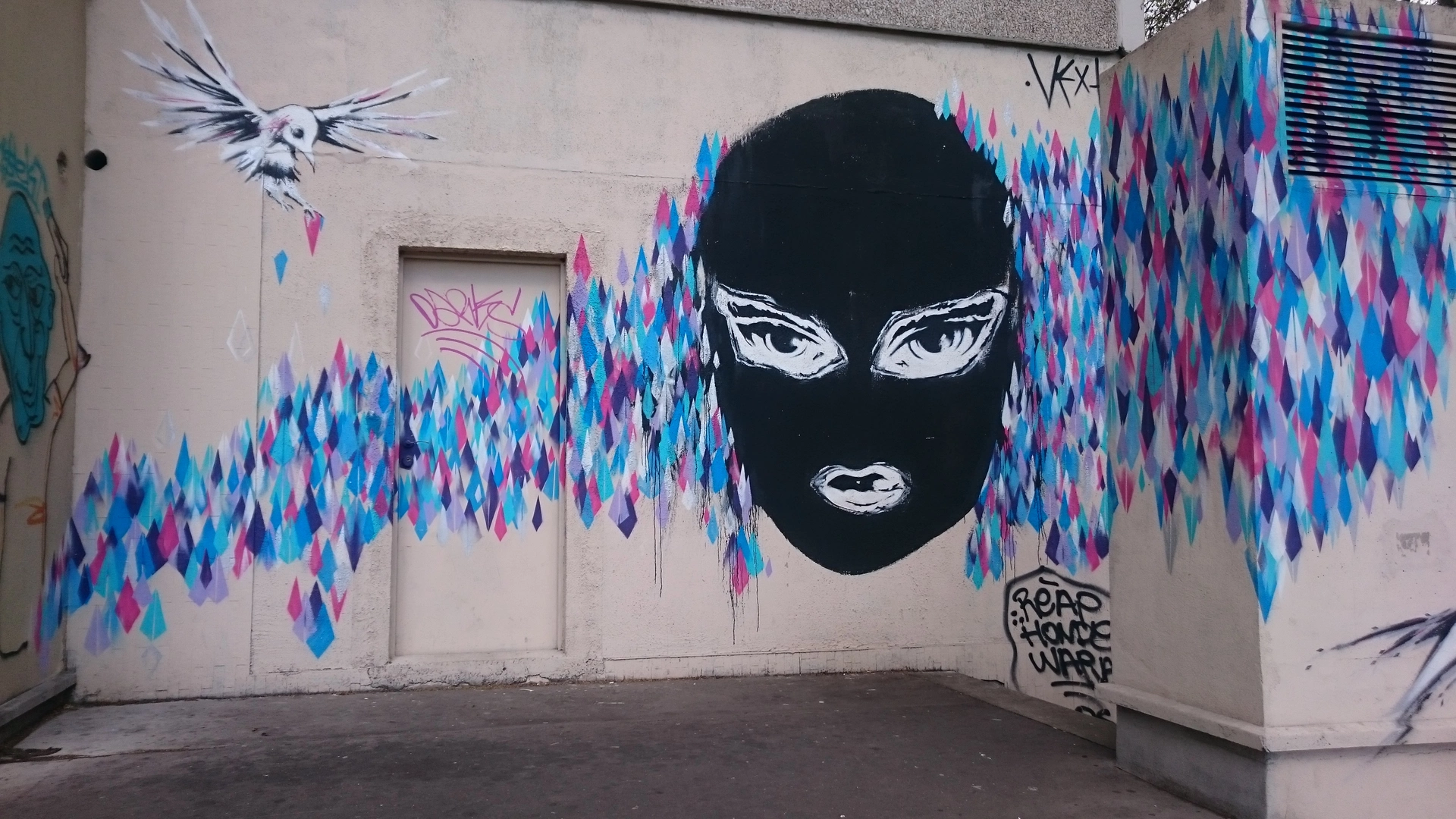 Oeuvre de Street Art réalisée par exta à Vitry-sur-Seine